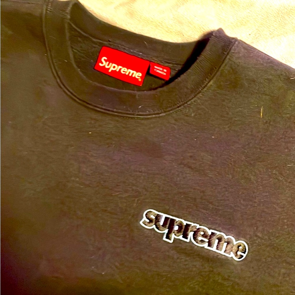 Supreme sweatshirt